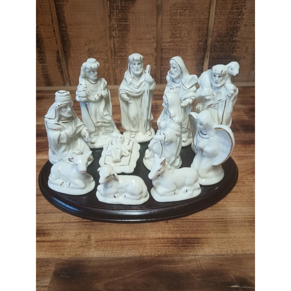 Nativity Set Holiday Style Wooden‎ Base White Porcelain with Gold Color Accents